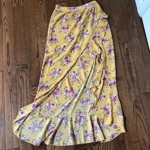Pretty yellow and pink floral skirt 🌸